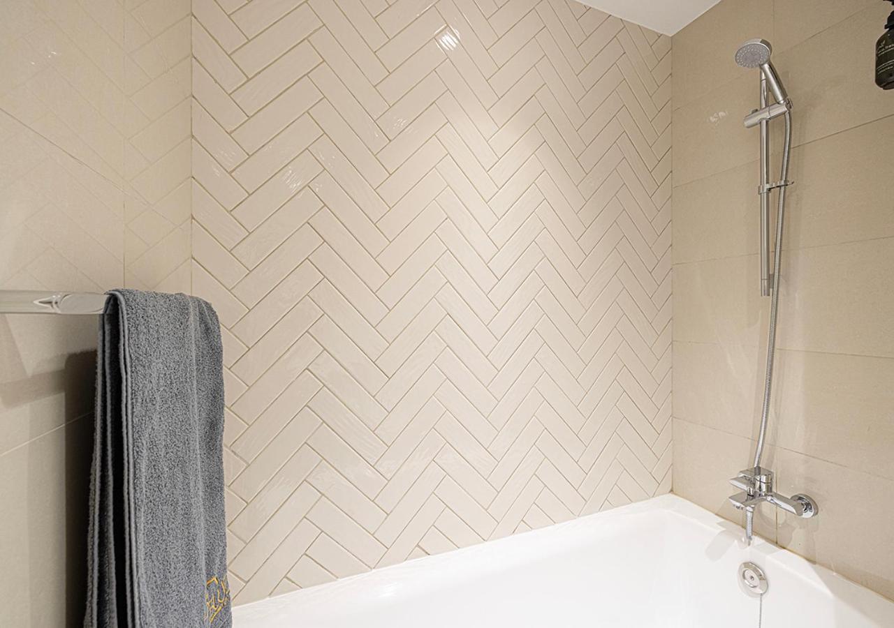 Luxe Gold By Blue Cloud Holidays Appartement Charjah